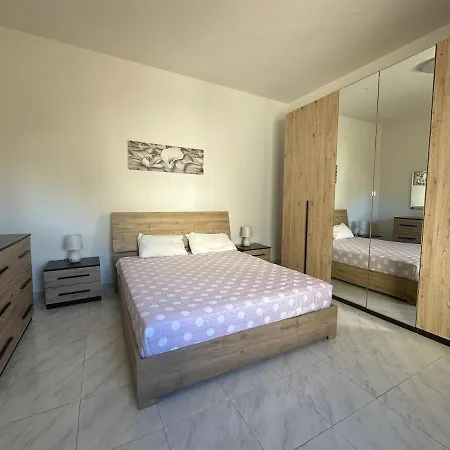 Salvia, 1 Minuto Del Centro De Castelsardo