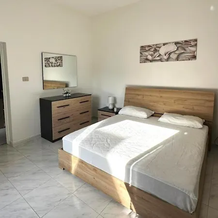 Salvia, 1 Minuto Del Centro De *